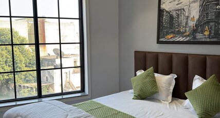 The Leaf Hotel Room Type - Deluxe Room with City View