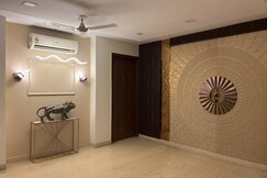 The Manor - by Luxelane Stays