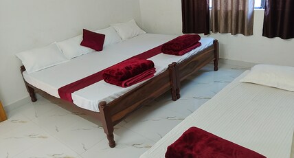 ASHUTOSH HOMESTAY Room Type - 5 BED AC ROOM