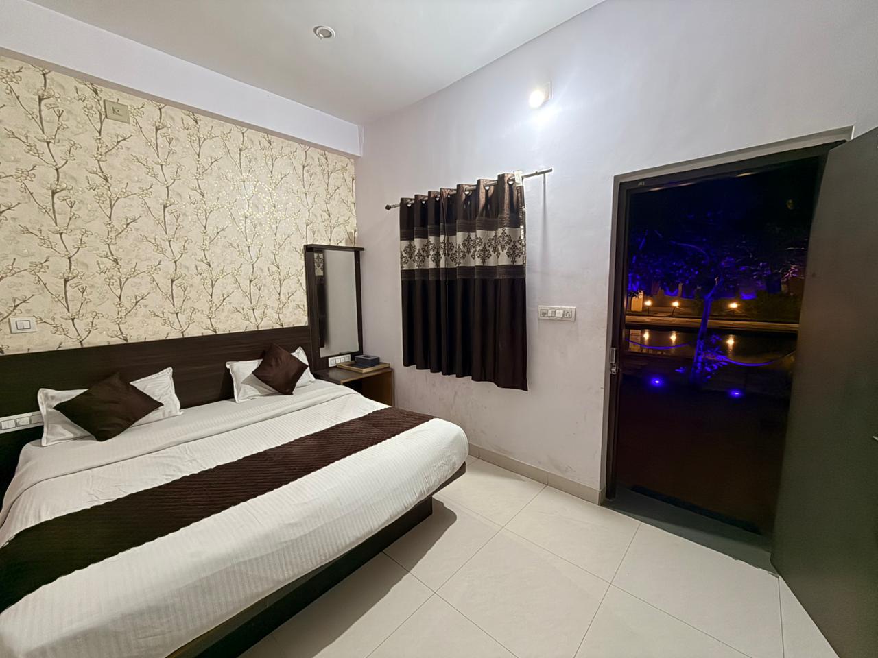 Bliss Resort - Tap to explore photos