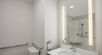 Holiday Inn Express BOTHELL Room Type - 1 King Communication Mobility Accessible Roll in Shower Holiday Inn Express BOTHELL Room Type - 1 King Communication Mobility Accessible Roll in Shower