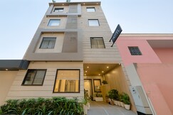 Shree Aaradhya Suites Hotel