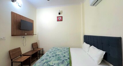 Hotel City Hut Room Type - Deluxe Room