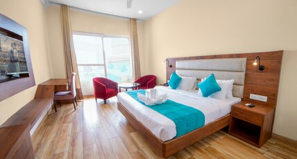 Daksh The Classio Hotel Tapovan Room Type - Club Balcony Rooms