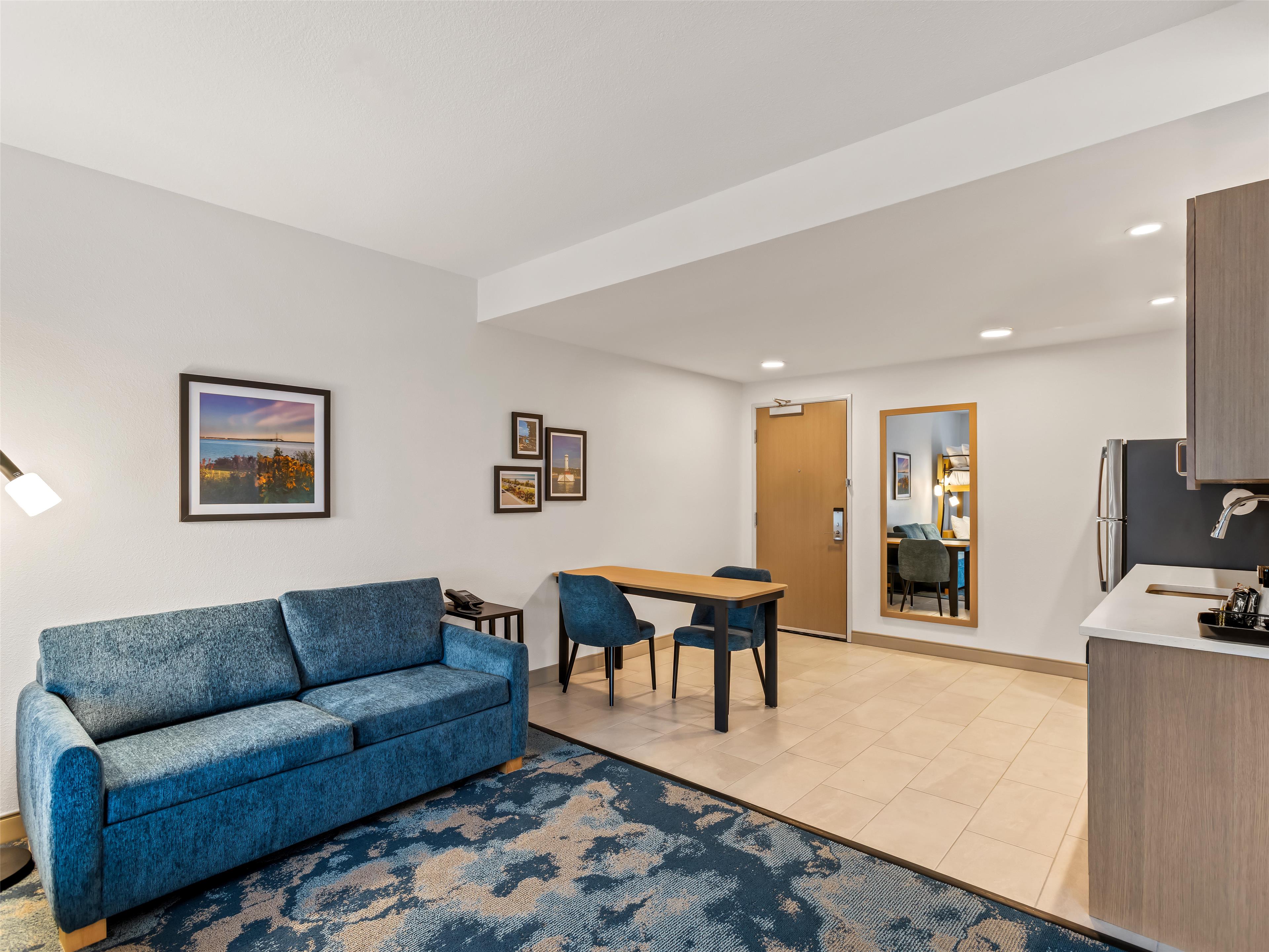 Hampton Inn St Ignace Lakefront Mackinac - Tap to explore photos