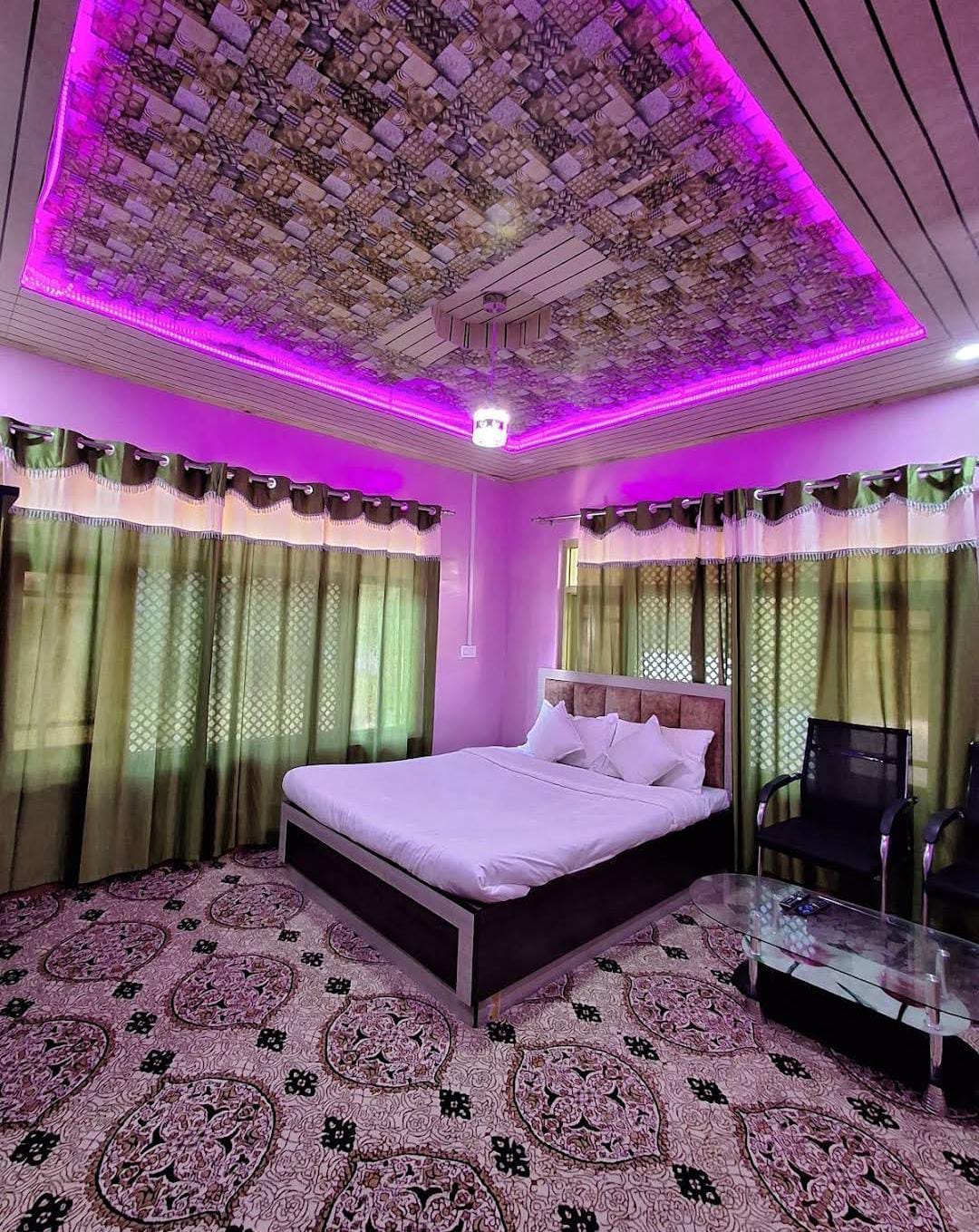 Himalyan Guest House - Tap to explore photos