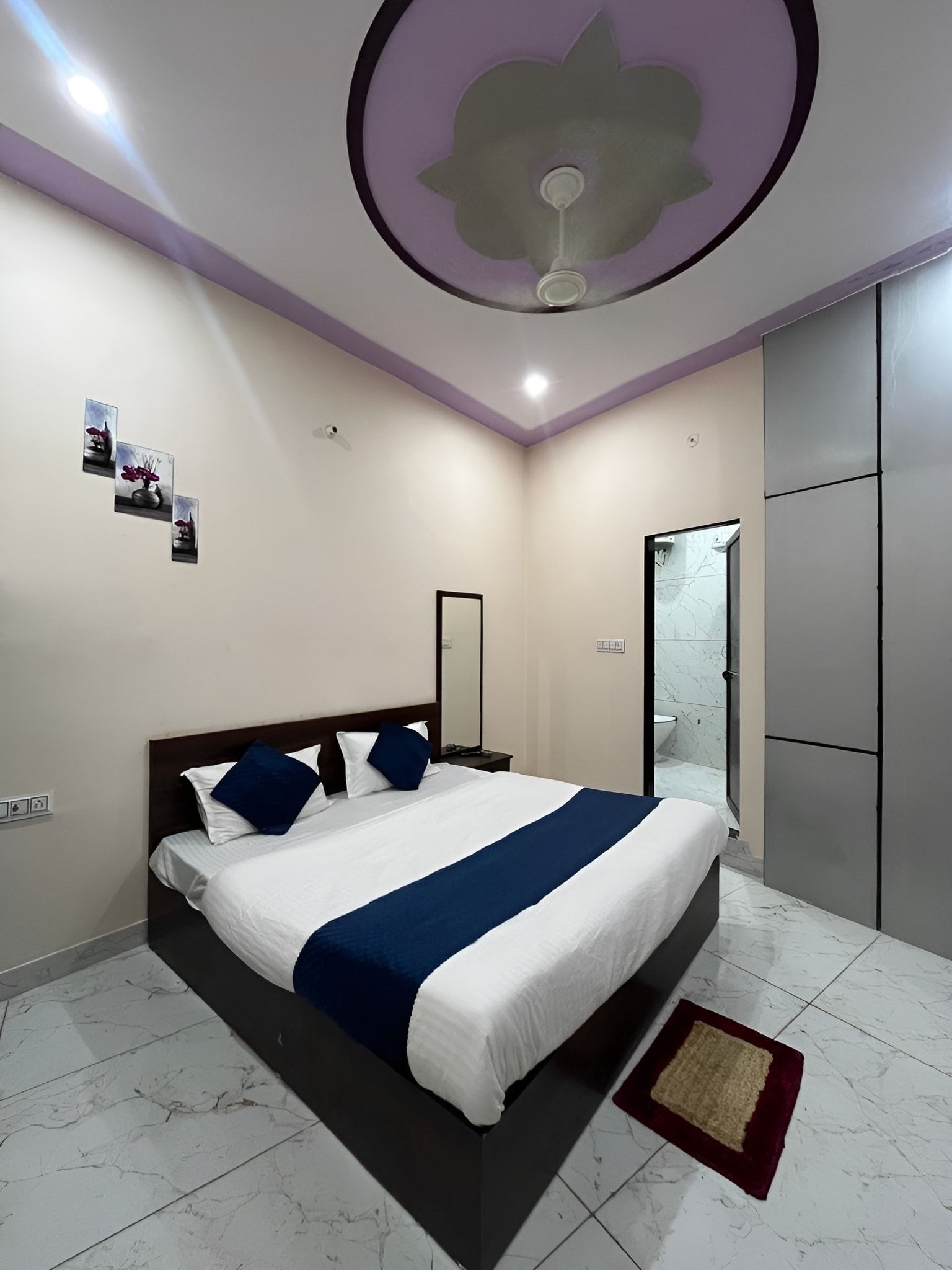 Hotel Shree Shyam Ras - Tap to explore photos