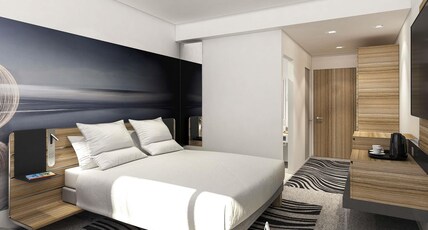 Novotel London Waterloo Room Type - Superior Premium Room with Queen-size bed and convertible sofa Novotel London Waterloo Room Type - Superior Premium Room with Queen-size bed and convertible sofa