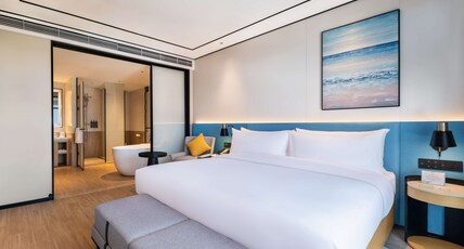Hilton Garden Inn Kunming Dianchi Room Type - DELUXE SUITE