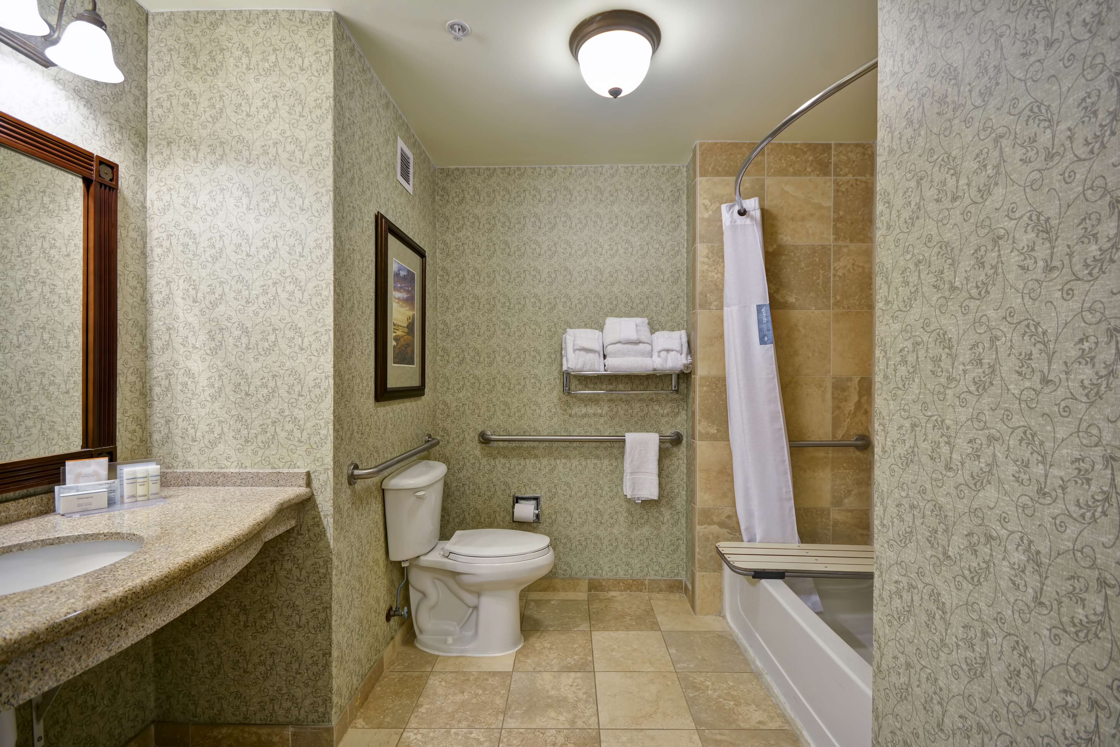 Hampton Inn & Suites by Hilton Savannah Historic District - Tap to explore photos