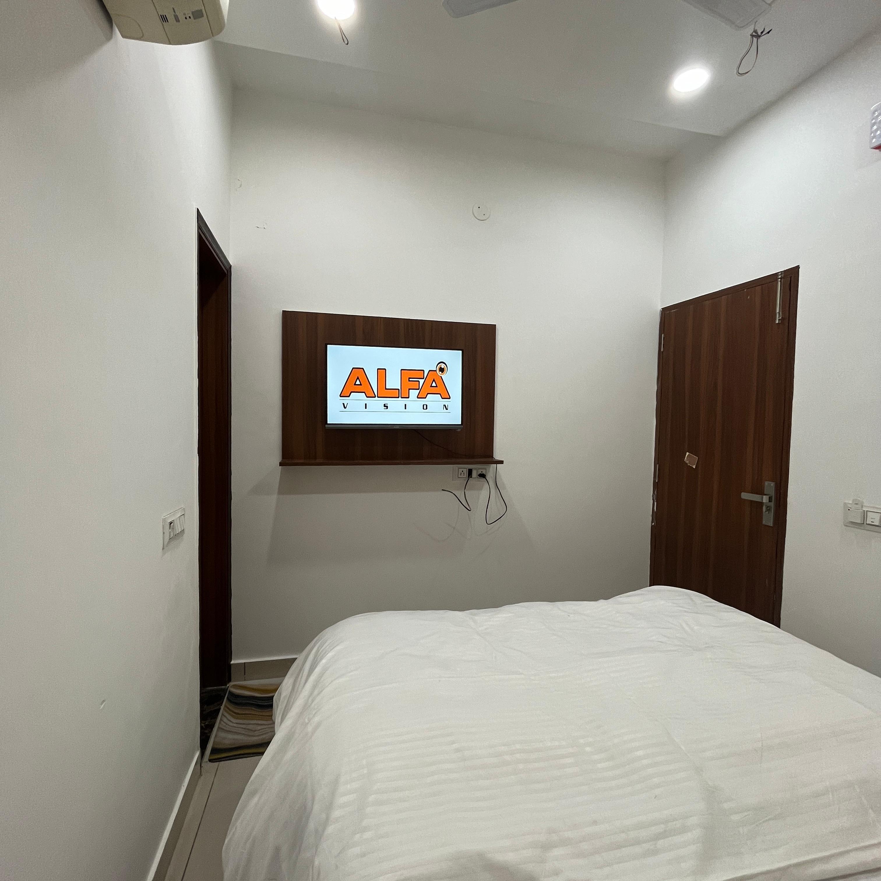 COZY INN ROOMS - VARDHMAN - Tap to explore photos