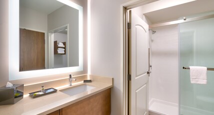 Staybridge Suites Lehi -  Traverse Ridge Center Room Type - 1 Queen Bed Studio Suite