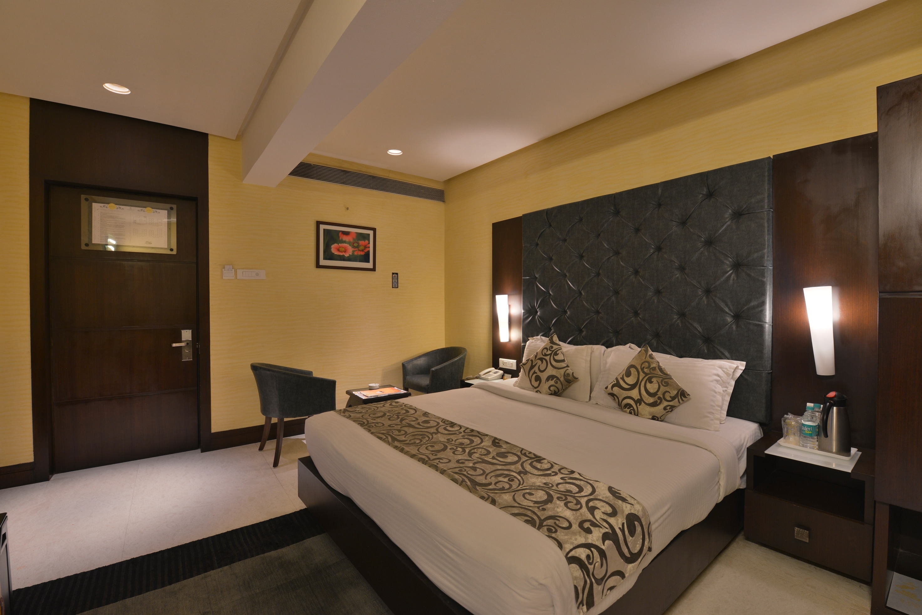 Hotel Madhav Inn - Tap to explore photos