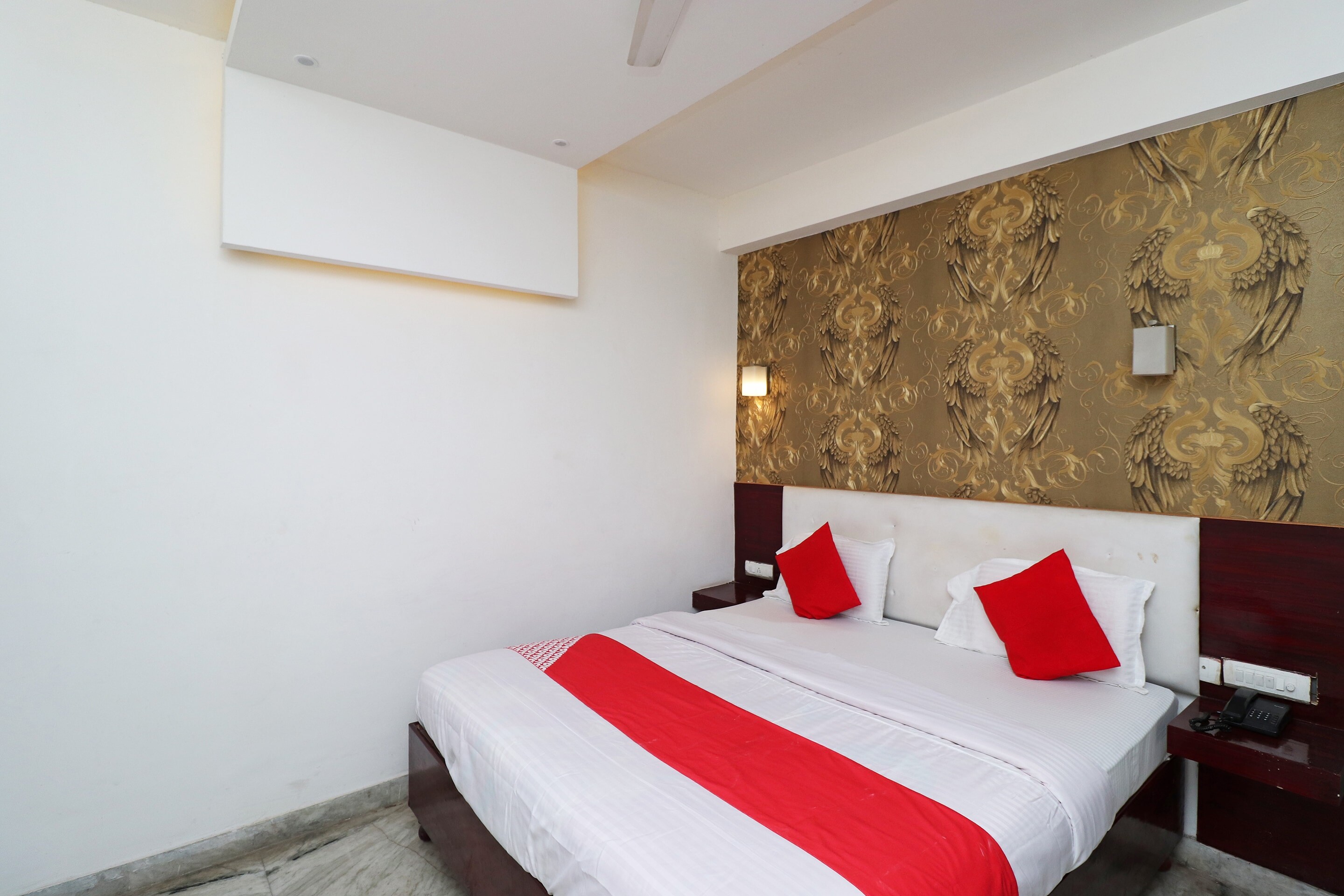 Hotel O D' Seasons Agra Cantt Railway Station - Tap to explore photos