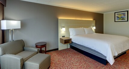 Holiday Inn Express Aberdeen, an IHG Hotel Room Type - 1 King Standard Extra Floor Space