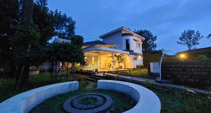 Starlight Castle - Luxury 5BHK with swimming pool Room Type - Starlight Castle - Luxury 5BHK with swimming pool Starlight Castle - Luxury 5BHK with swimming pool Room Type - Starlight Castle - Luxury 5BHK with swimming pool