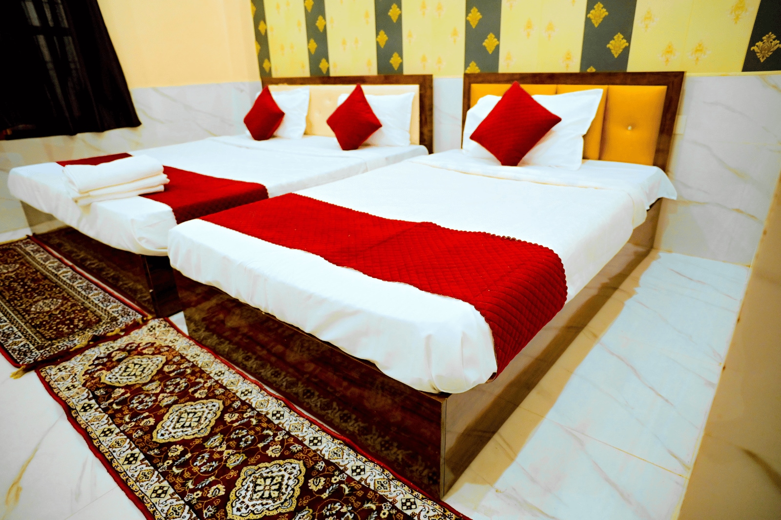Hotel Siyaram Ashray - Tap to explore photos