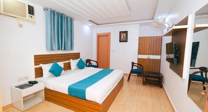 Hotel Renox Suites Near Delhi Airport Room Type - Superior Room With Balcony