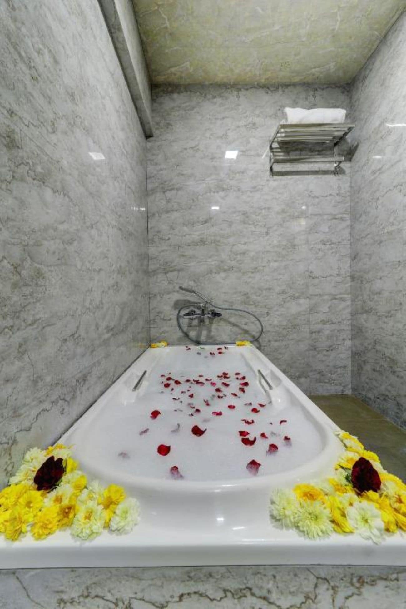 Shree Residency Lodging and Boarding - Tap to explore photos