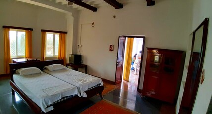 Z Hotel Room Type - Deluxe Room Ac