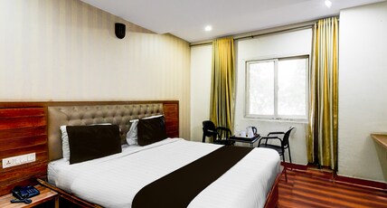 Super Townhouse Kothapet Formerly Surabhi Elite Room Type - Classic
