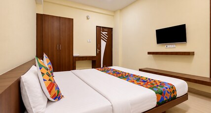 FabHotel La Banian, Bombay Hospital Room Type - Deluxe Room FabHotel La Banian, Bombay Hospital Room Type - Deluxe Room