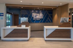 Holiday Inn Express & Suites FORT WALTON BEACH - EGLIN AREA