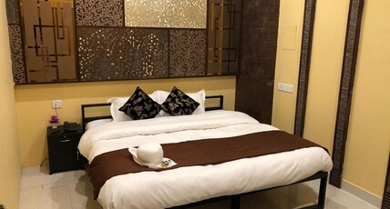 Royal Inn Room Type - Deluxe room