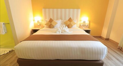 Bangkok Midtown Hotel Room Type - Deluxe Double Bangkok Midtown Hotel Room Type - Deluxe Double