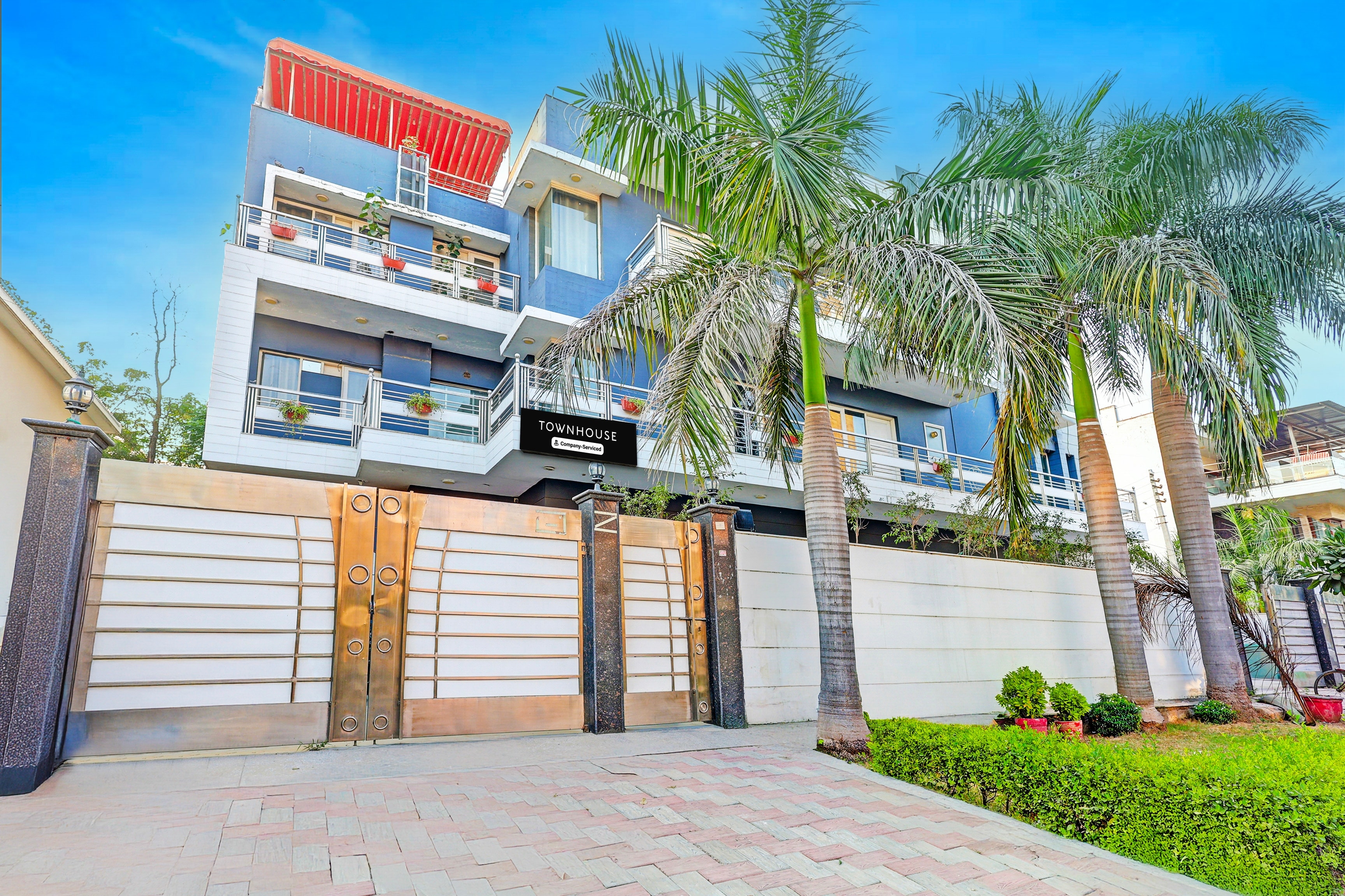 Super Townhouse Sector 49 Sohna Road - Tap to explore photos