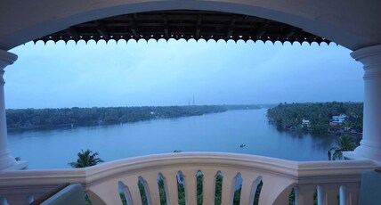 The Leela Ashtamudi, A Raviz Hotel Room Type - Royal Premier Lake View King