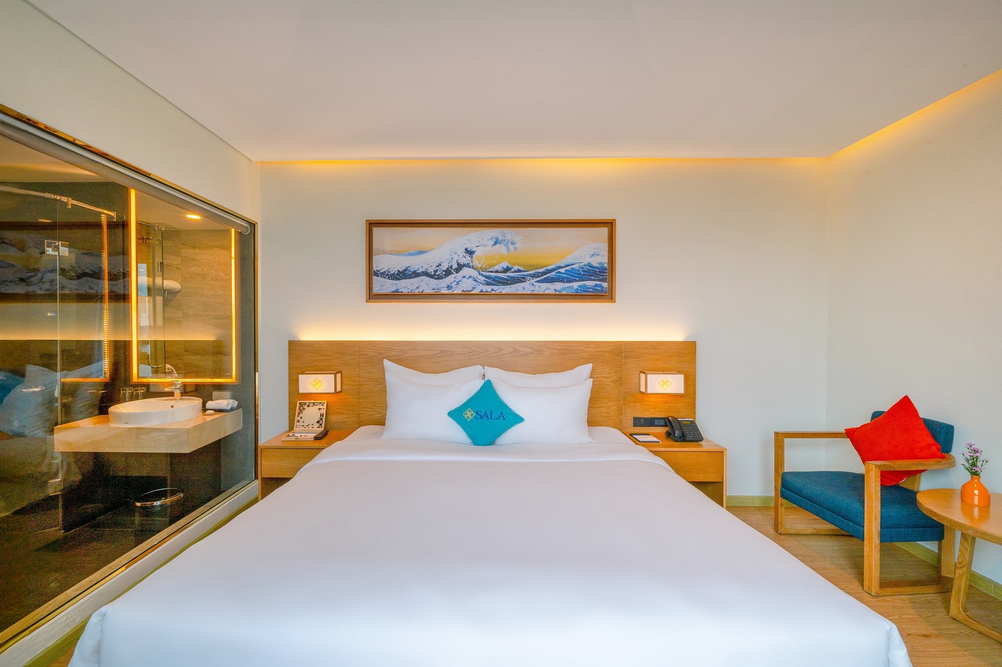 Sala Danang Beach Hotel - Tap to explore photos