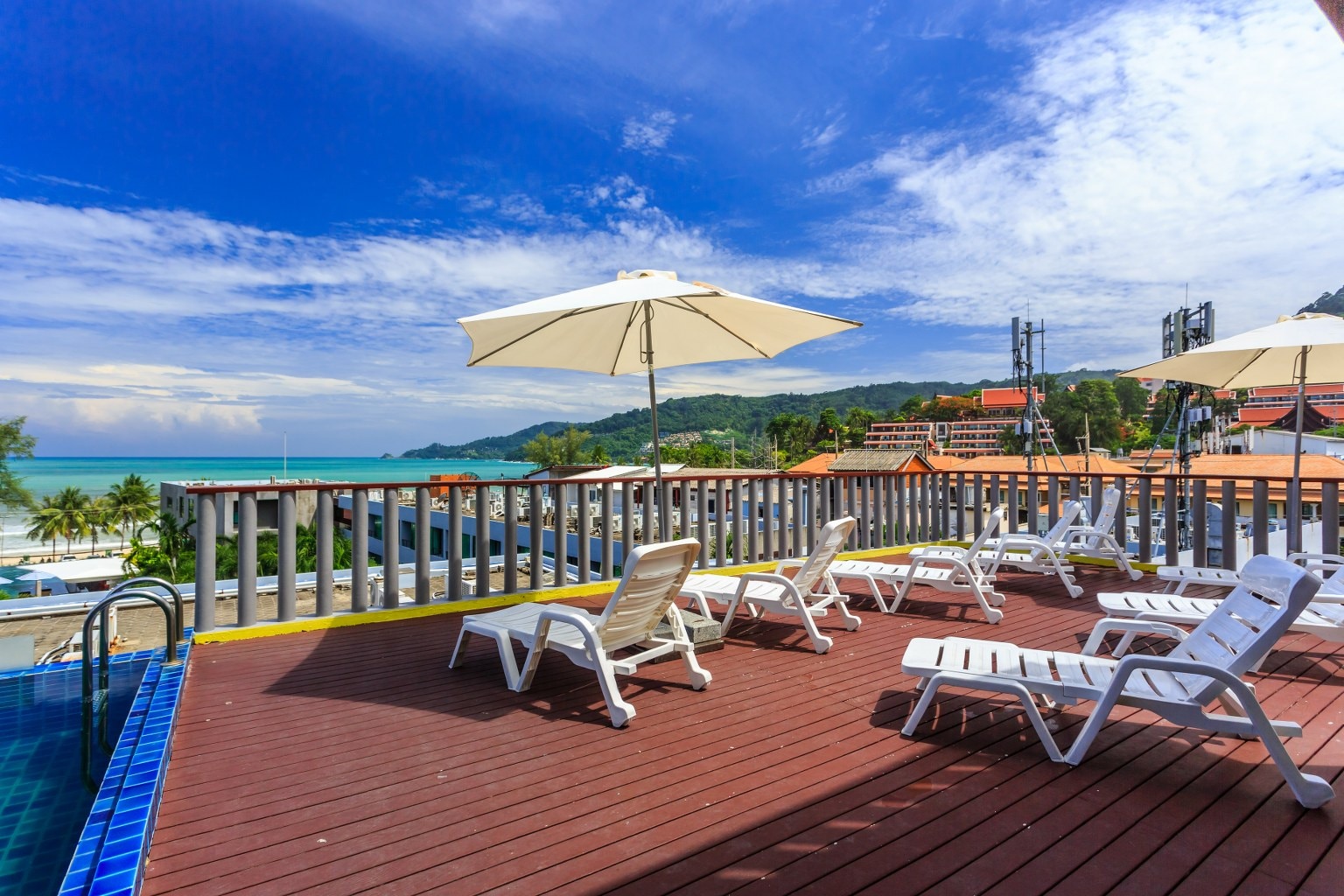 7Q Patong Beach Hotel - Tap to explore photos