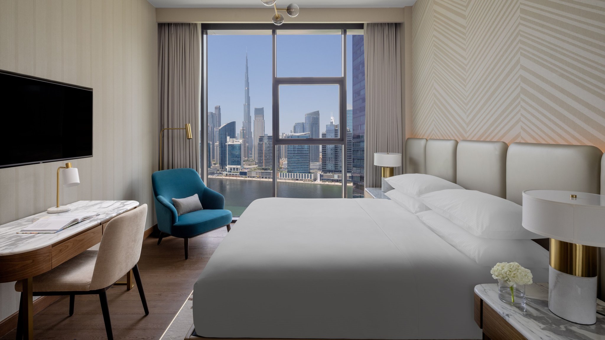 InterContinental Hotels RESIDENCES DUBAI BUSINESS BAY - Tap to explore photos