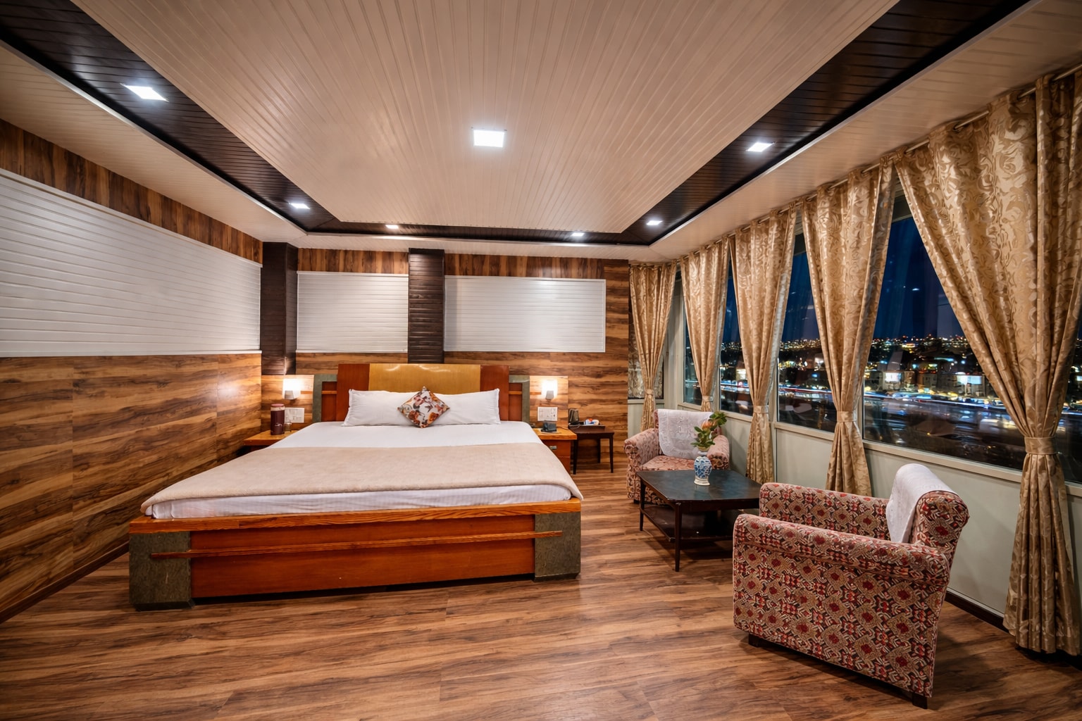 India Hotel - Lake View - Mall Road Nainital - Tap to explore photos