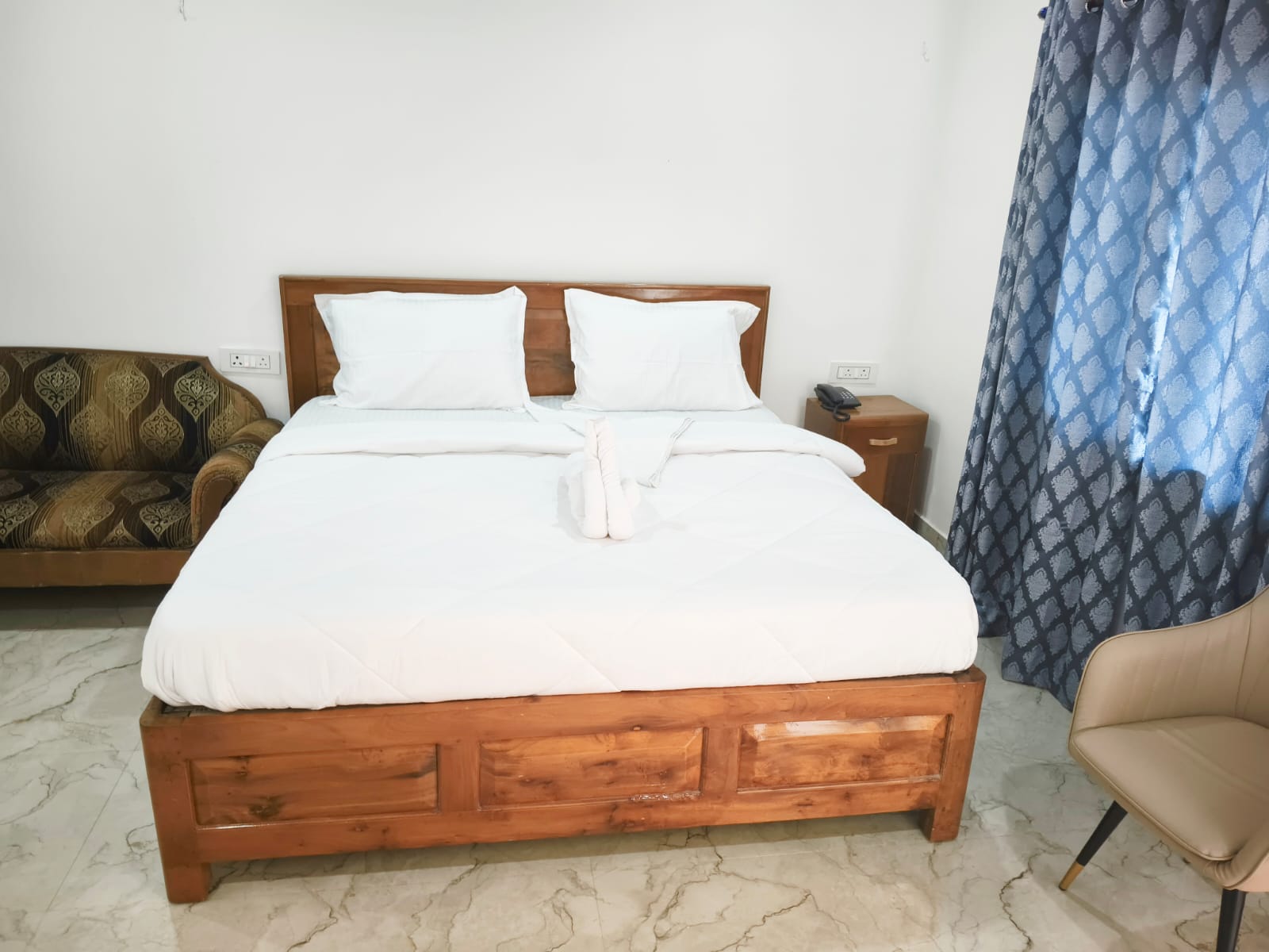 LUIT BLUE HOMESTAY & RESORTS - Tap to explore photos