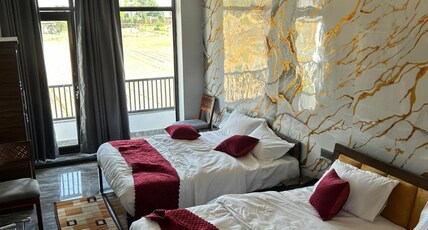 Hotel Pushkar Pulse Room Type - Family Quad bed room with Hill View