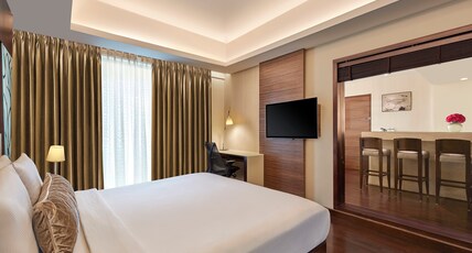 DoubleTree by Hilton Gurugram Baani Square Room Type - King One Bedroom Premium Suite
