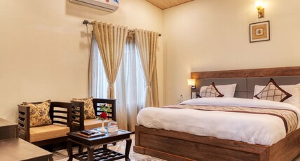 Hotel Walnut Creek Room Type - Deluxe High Floor (AC -Room )
