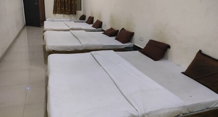 Hotel Uday Malwa Room Type - Dormitory 7 Pax.
