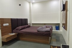 HOTEL LUVKUSH INN NEAR ITWARI RAILWAY STATION
