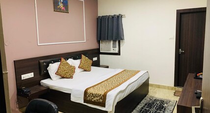 Hotel Shree Ji Room Type - Deluxe Room
