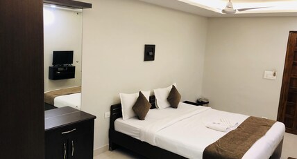 HOTEL ALMARAY Room Type - Executive Room