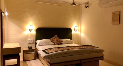 Hotel Saluja Room Type - SALUJA SUITE AC