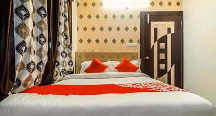AMRAPALI Room Type - Deluxe Room NON AC AMRAPALI Room Type - Deluxe Room NON AC