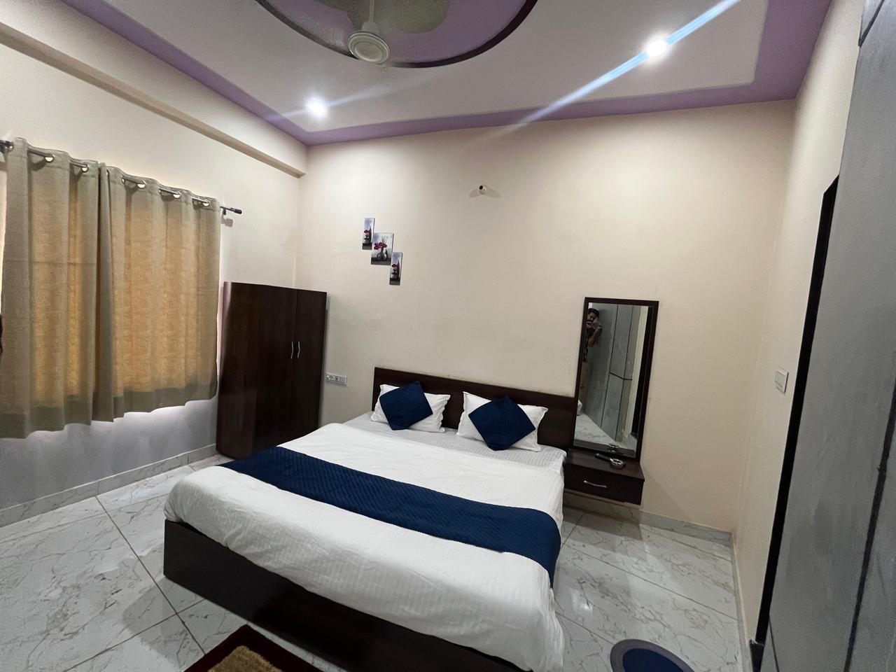 Hotel Shree Shyam Ras - Tap to explore photos