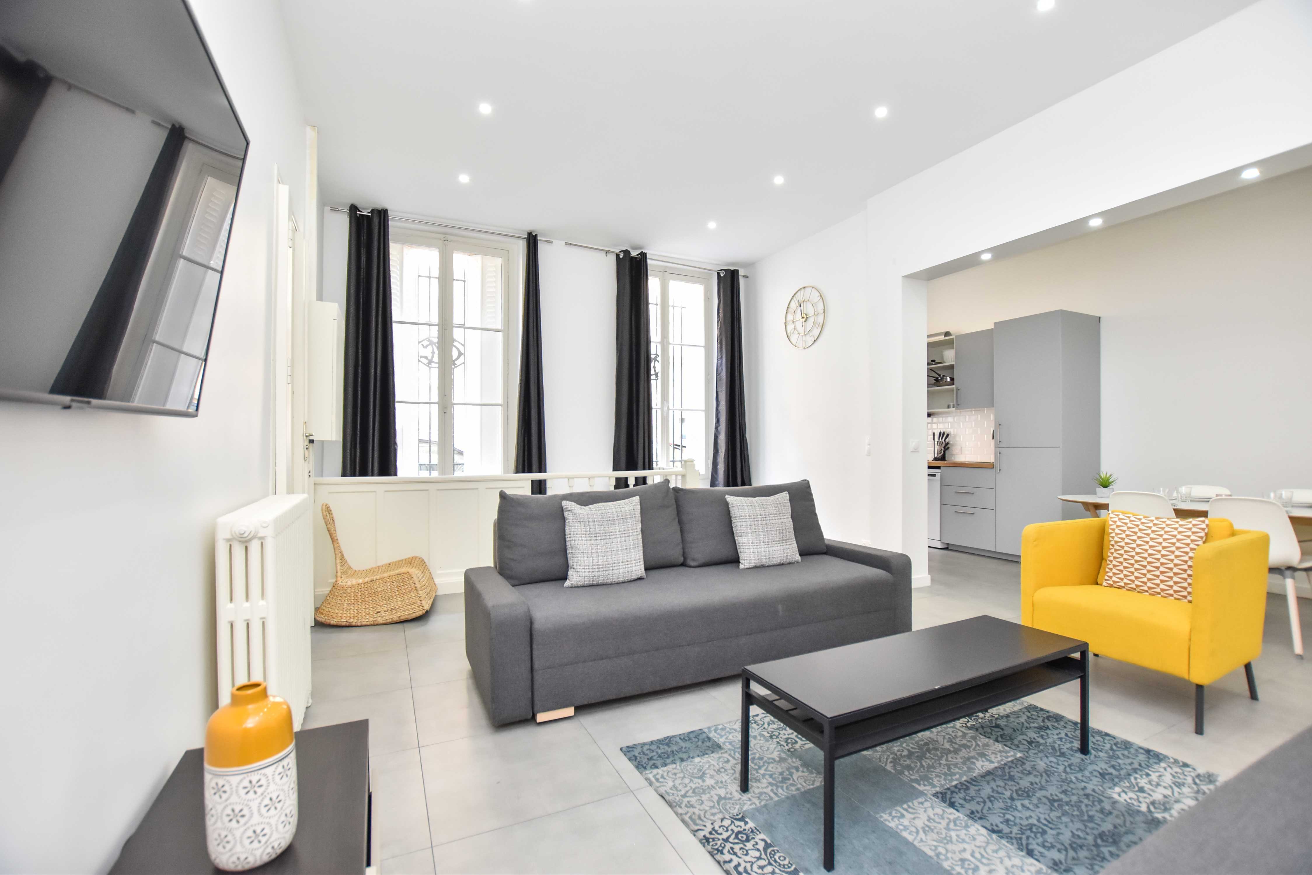 Cozy apartment - 1BR/6P - Madeleine - Tap to explore photos