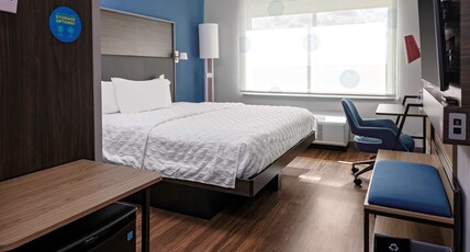 Tru by Hilton Cypress Houston Room Type - 1 KING BED