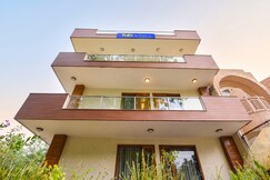 FabHotel The Lalit Vibes - Nr. DLF Phase 2 & MG Road Metro