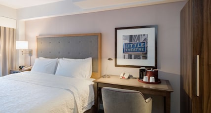 Hampton Inn Madison Square Garden Area Hotel Room Type - 1KG MOB HEAR ACC RI-SHW NS